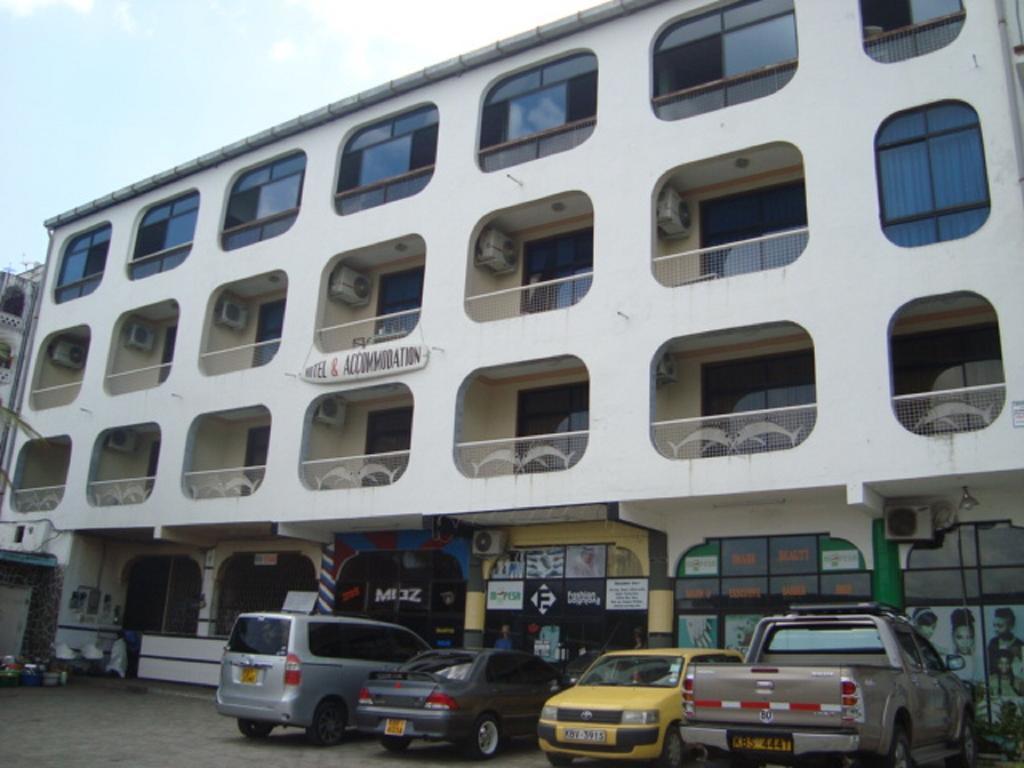 Tudor Water Sports Hotel Mombasa Exterior foto